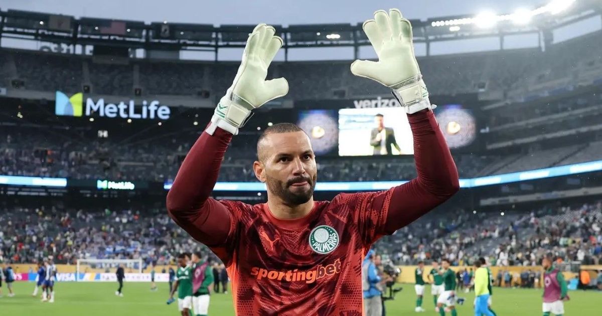 Palmeiras se incomoda com negociação entre Weverton e Grêmio; entenda