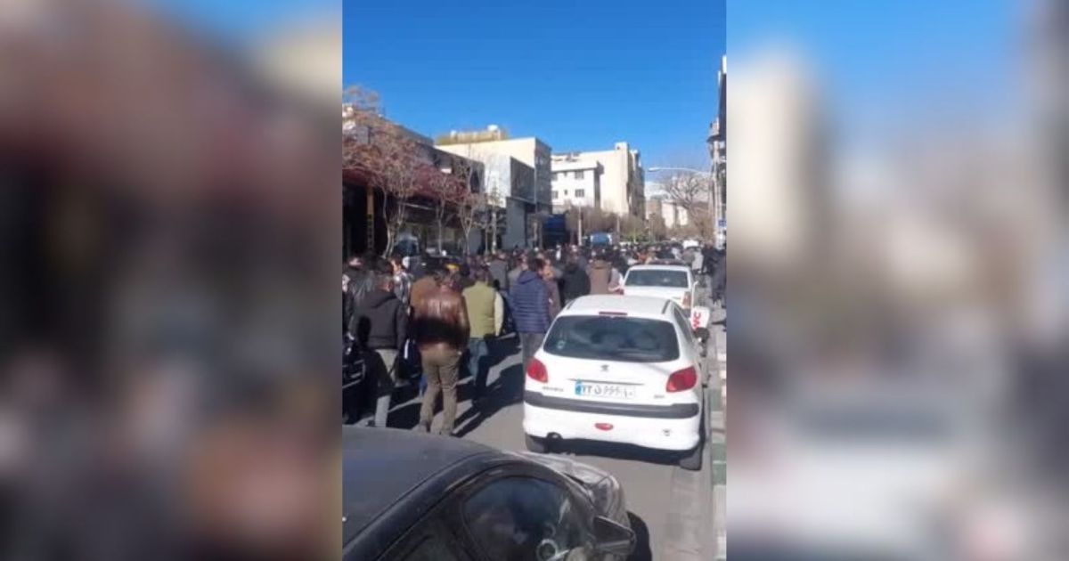 Protestos no Irã deixam três mortos e 17 feridos, diz mídia iraniana